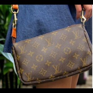 PLEASE HELP‼️Looking for a LV pochette or makeup b